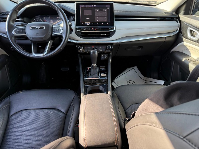 Jeep Compass Vehicle Image 16