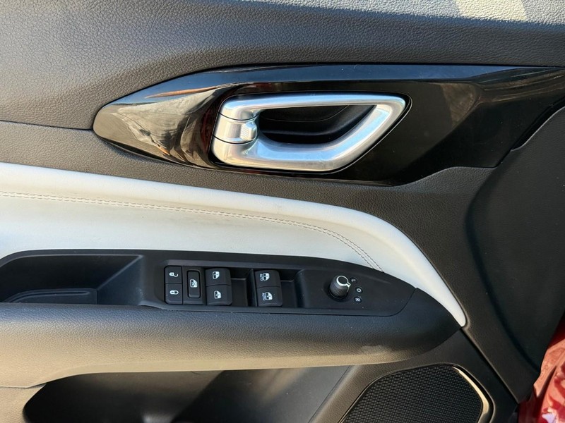 Jeep Compass Vehicle Image 21
