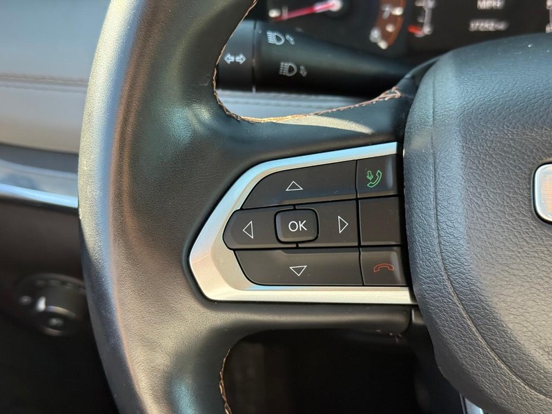 Jeep Compass Vehicle Image 25