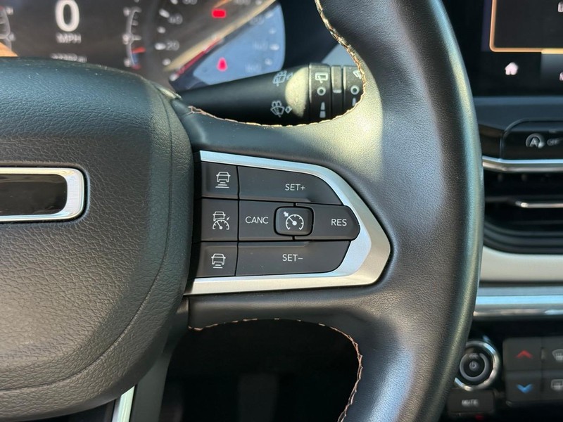 Jeep Compass Vehicle Image 26