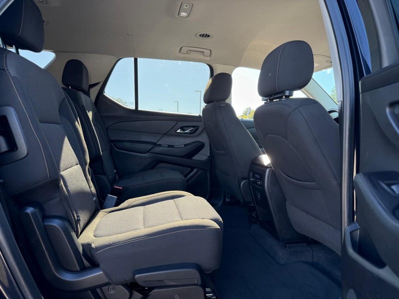 Chevrolet Traverse Vehicle Image 13