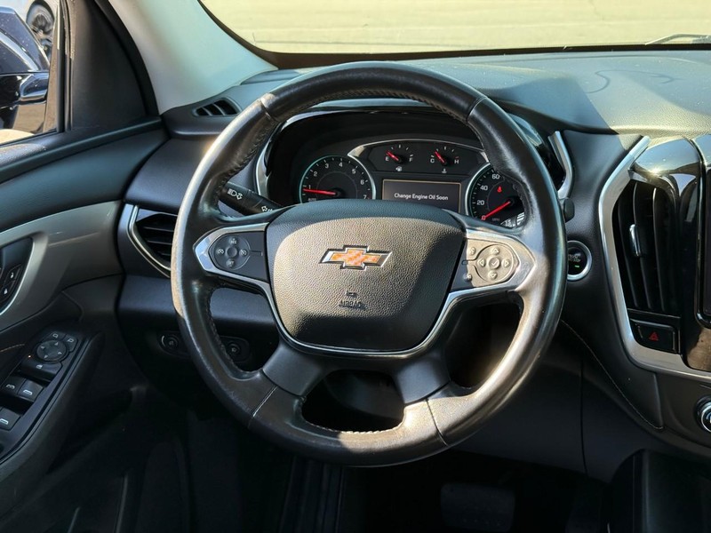Chevrolet Traverse Vehicle Image 16