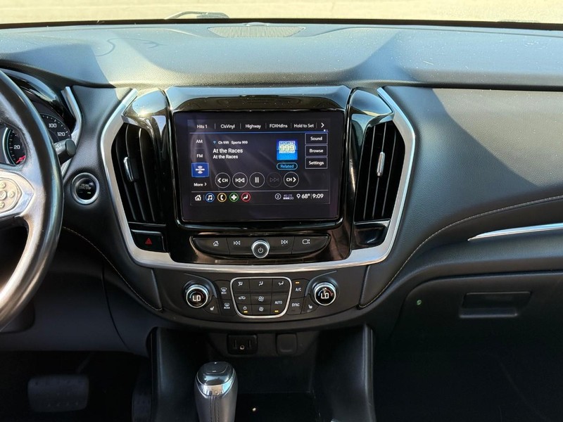 Chevrolet Traverse Vehicle Image 17