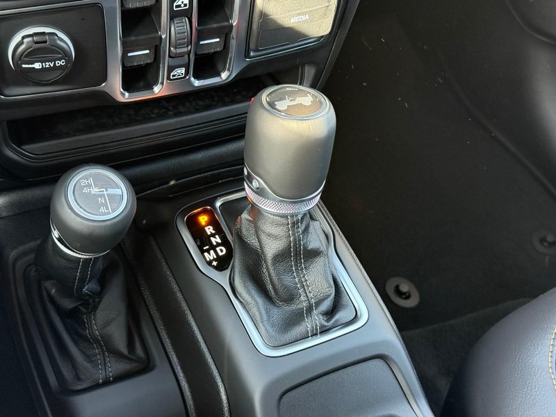 Jeep Wrangler Vehicle Image 18