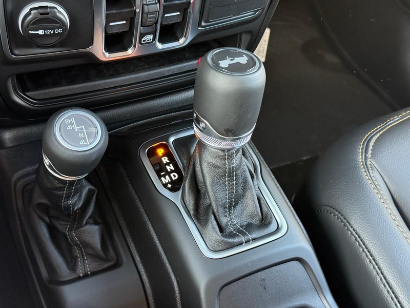 Jeep Wrangler Vehicle Image 19