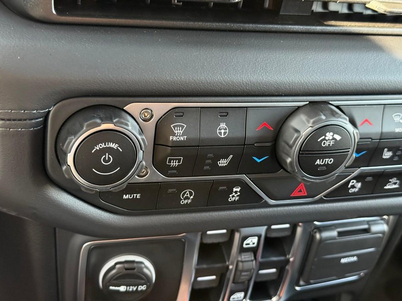 Jeep Wrangler Vehicle Image 20