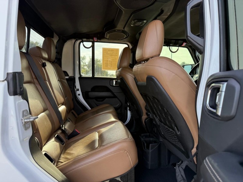 Jeep Gladiator Vehicle Image 13