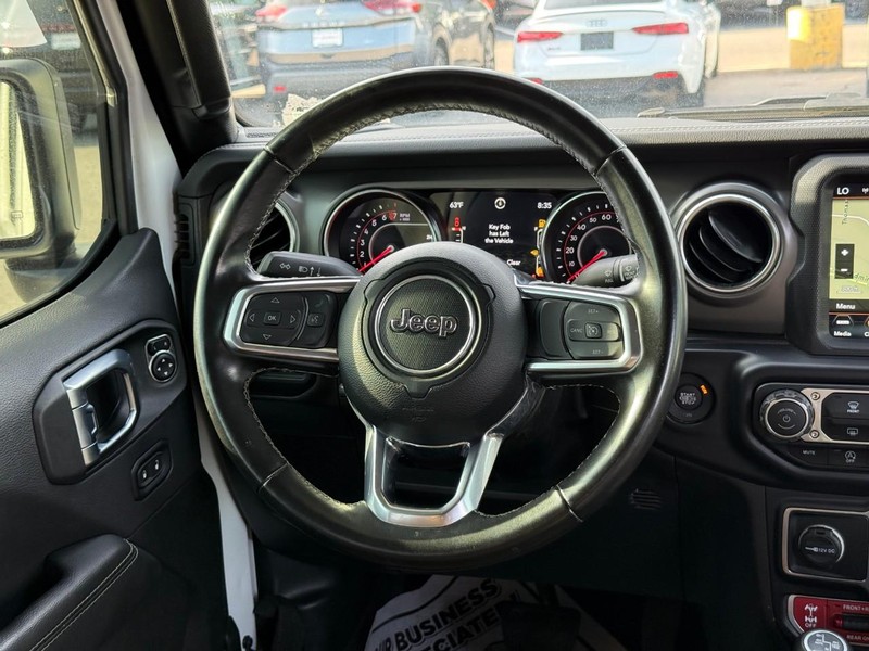Jeep Gladiator Vehicle Image 15