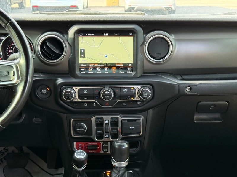 Jeep Gladiator Vehicle Image 16