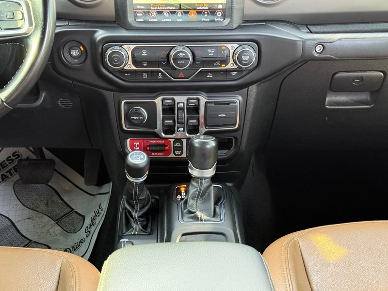 Jeep Gladiator Vehicle Image 17