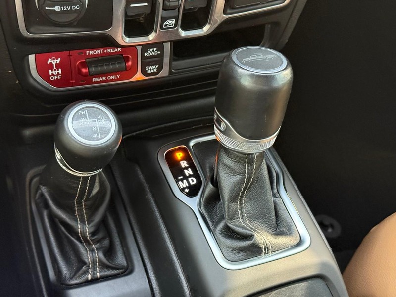 Jeep Gladiator Vehicle Image 23