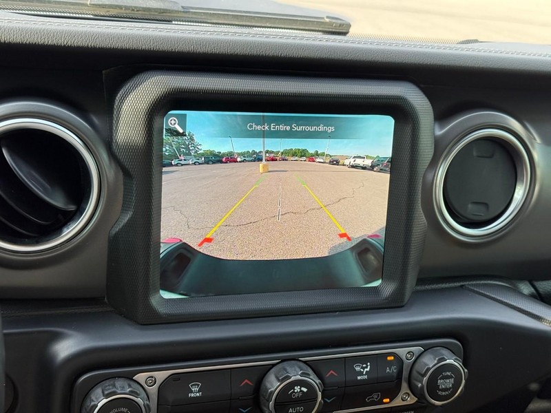 Jeep Gladiator Vehicle Image 24