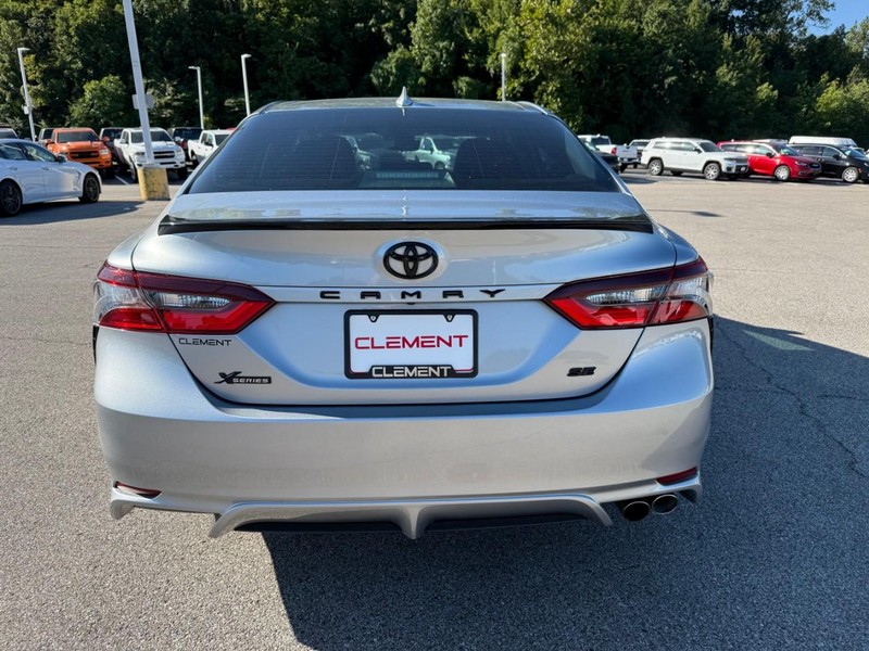 Toyota Camry Vehicle Image 09
