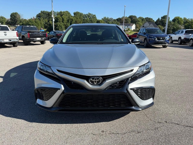 Toyota Camry Vehicle Image 11