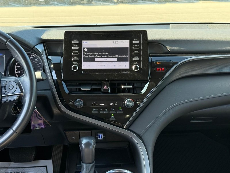 Toyota Camry Vehicle Image 15