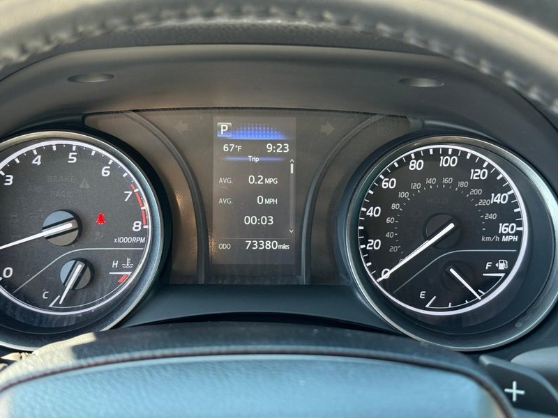 Toyota Camry Vehicle Image 23