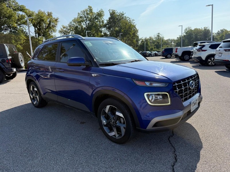 Hyundai Venue Vehicle Image 11