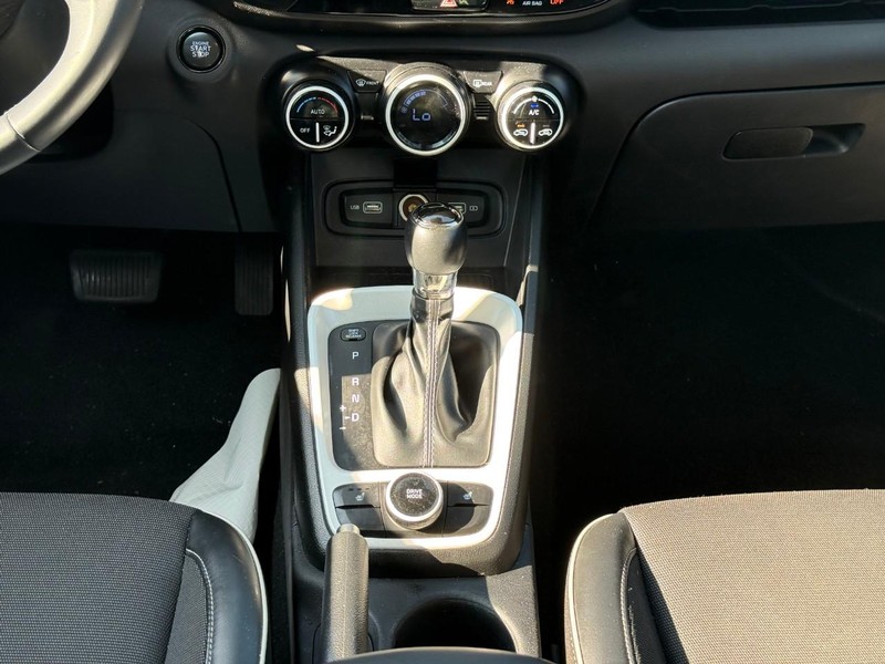 Hyundai Venue Vehicle Image 17