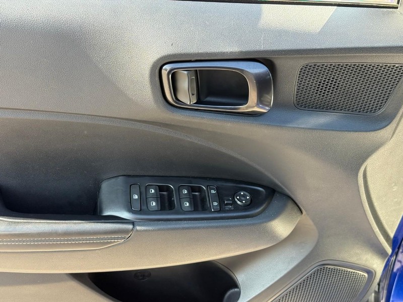 Hyundai Venue Vehicle Image 18