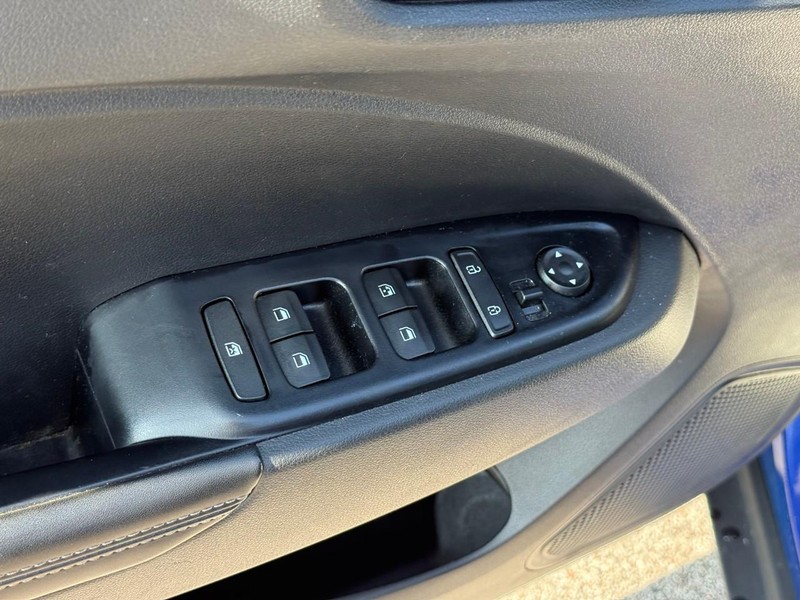 Hyundai Venue Vehicle Image 19