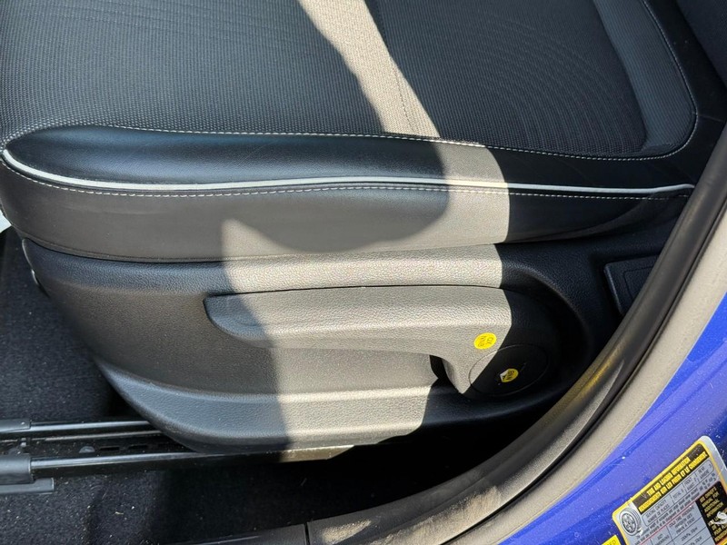 Hyundai Venue Vehicle Image 21
