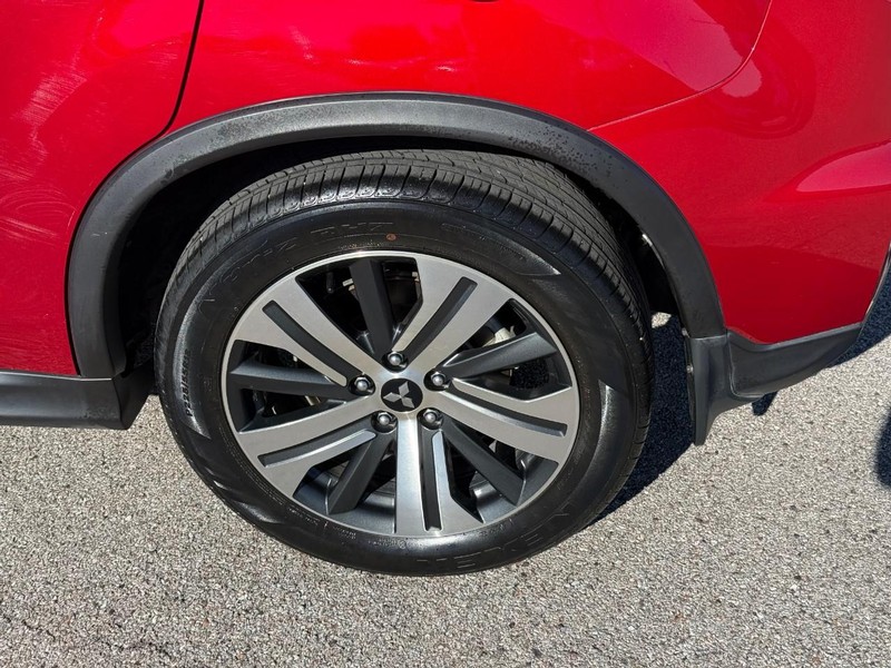 Mitsubishi Outlander Sport Vehicle Image 05