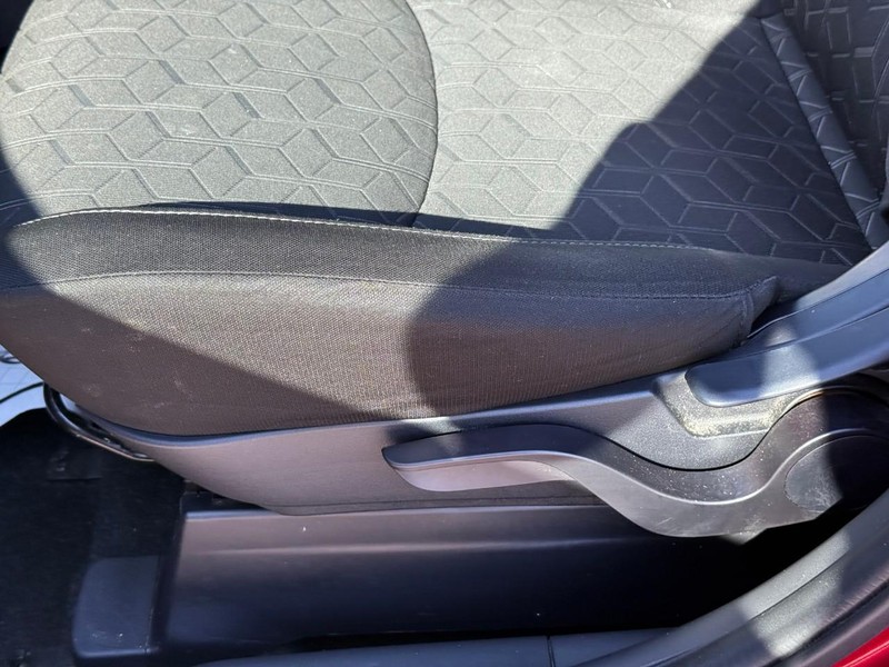 Mitsubishi Outlander Sport Vehicle Image 23