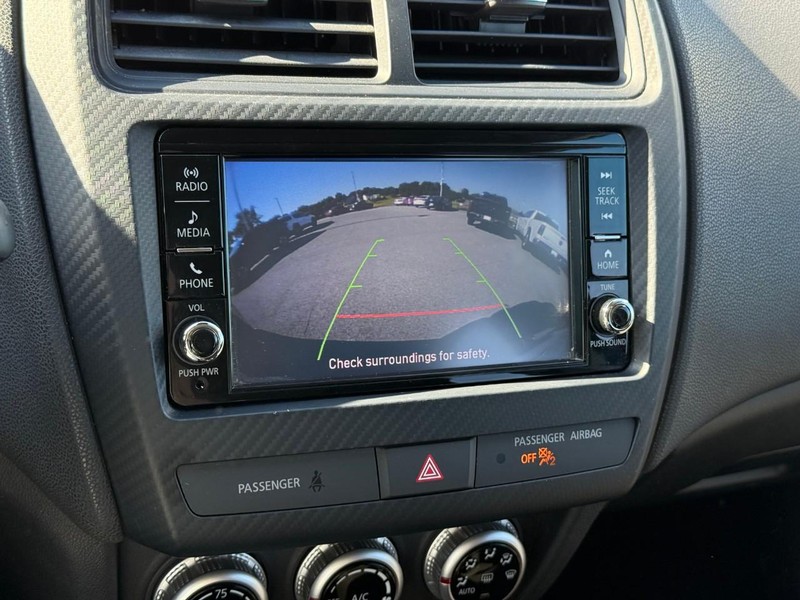Mitsubishi Outlander Sport Vehicle Image 28