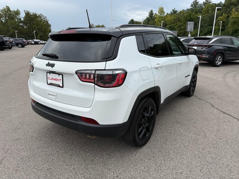 Jeep Compass Vehicle Image 09
