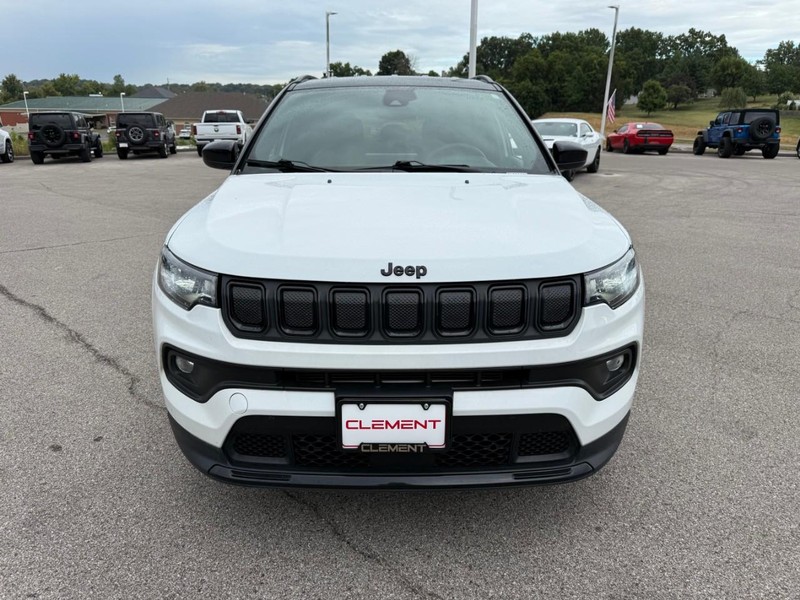 Jeep Compass Vehicle Image 12