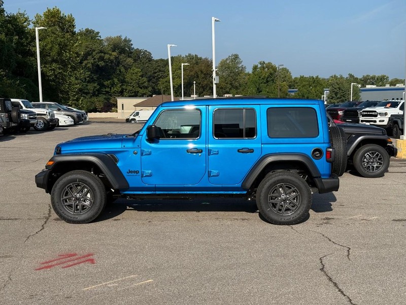 Jeep Wrangler Vehicle Image 03