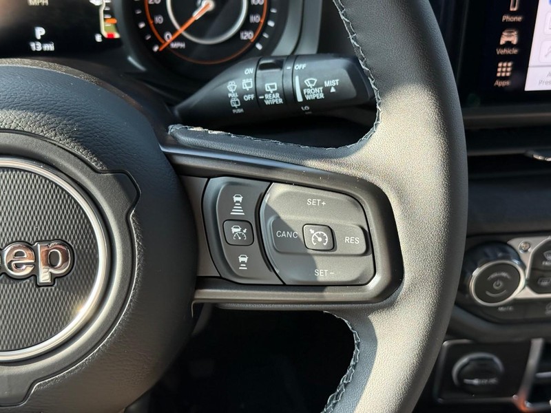 Jeep Wrangler Vehicle Image 15