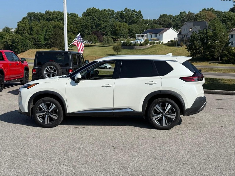 Nissan Rogue Vehicle Image 03