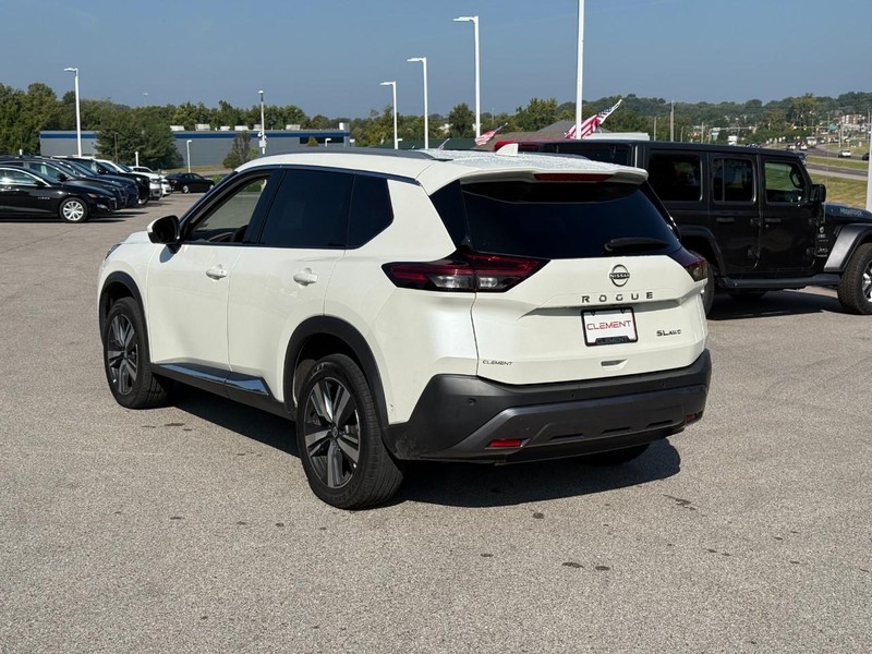 Nissan Rogue Vehicle Image 04