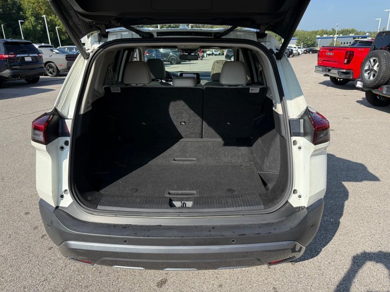 Nissan Rogue Vehicle Image 08