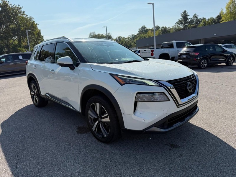Nissan Rogue Vehicle Image 12