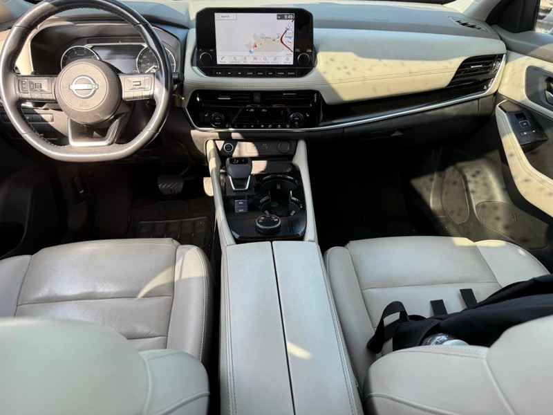 Nissan Rogue Vehicle Image 15