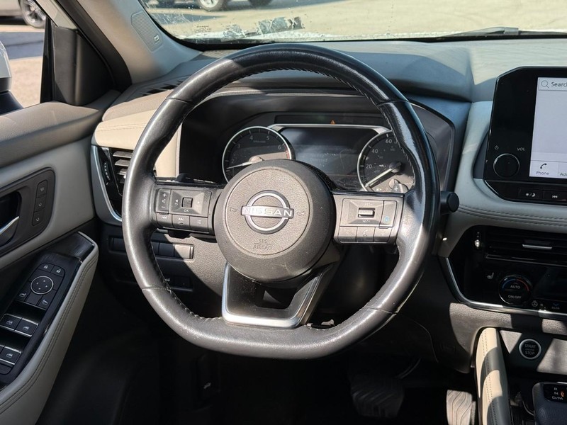 Nissan Rogue Vehicle Image 16