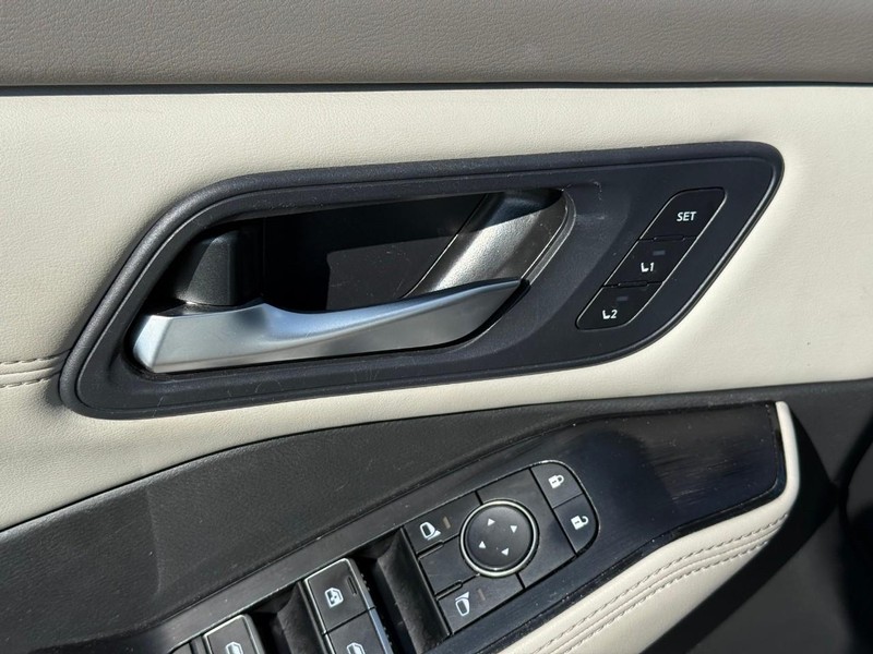 Nissan Rogue Vehicle Image 20