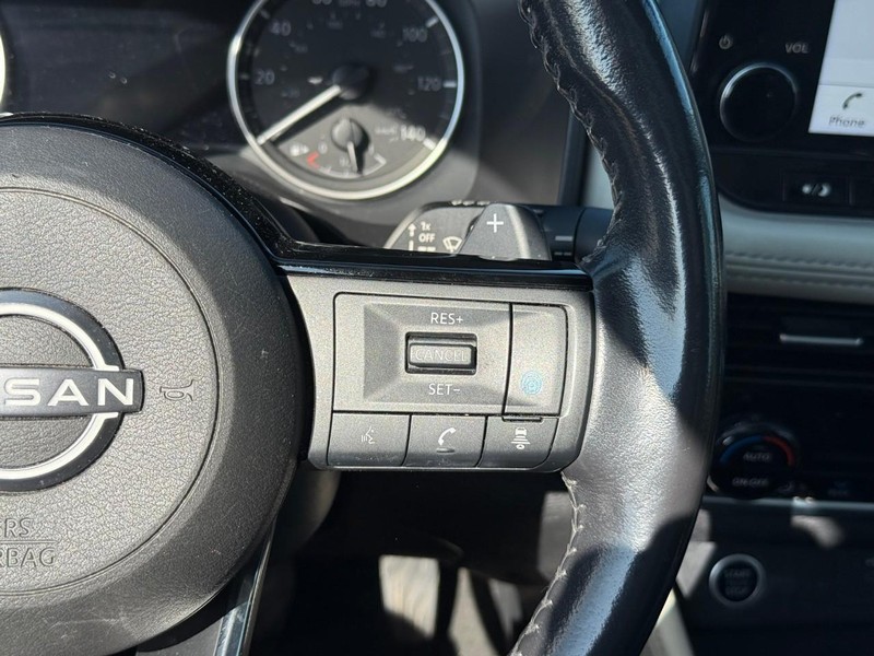 Nissan Rogue Vehicle Image 24
