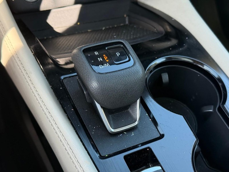 Nissan Rogue Vehicle Image 26