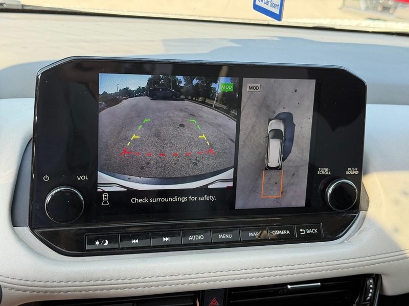 Nissan Rogue Vehicle Image 28