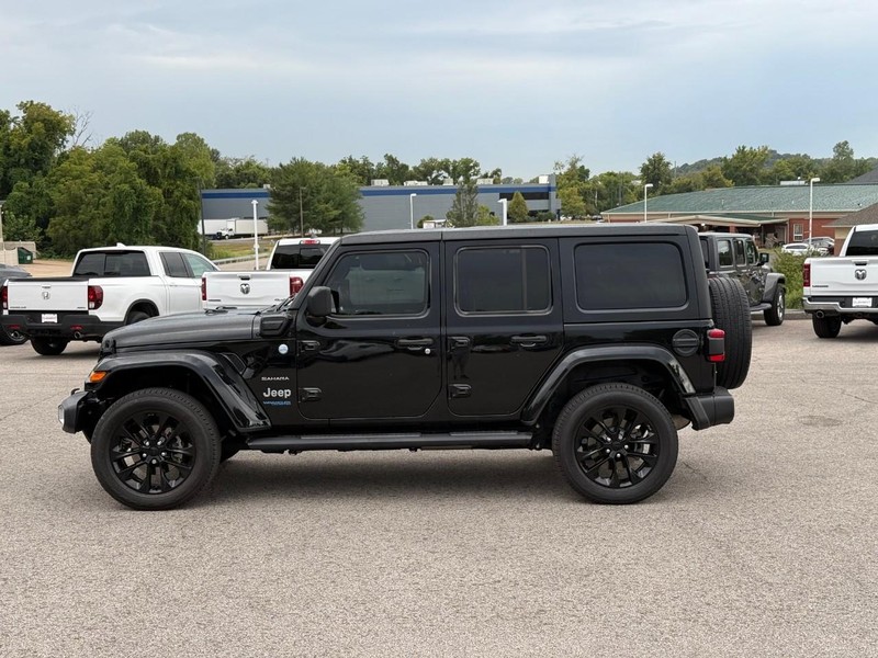 Jeep Wrangler 4xe Vehicle Image 03