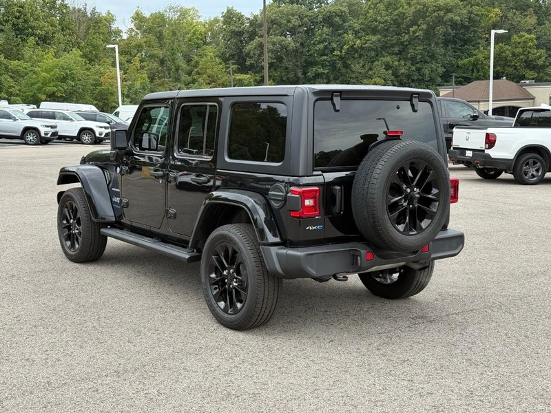 Jeep Wrangler 4xe Vehicle Image 04
