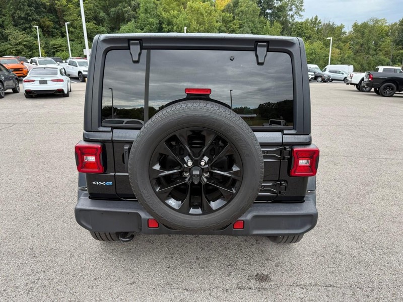 Jeep Wrangler 4xe Vehicle Image 08