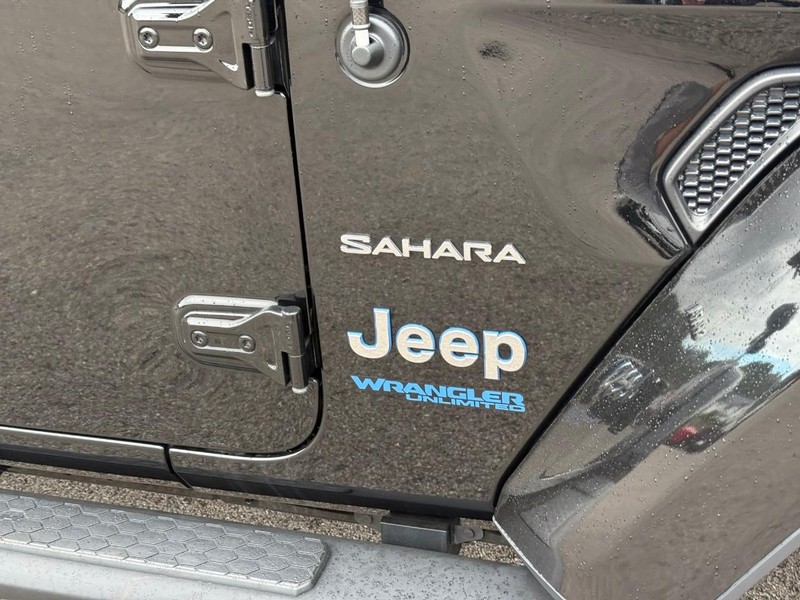 Jeep Wrangler 4xe Vehicle Image 12