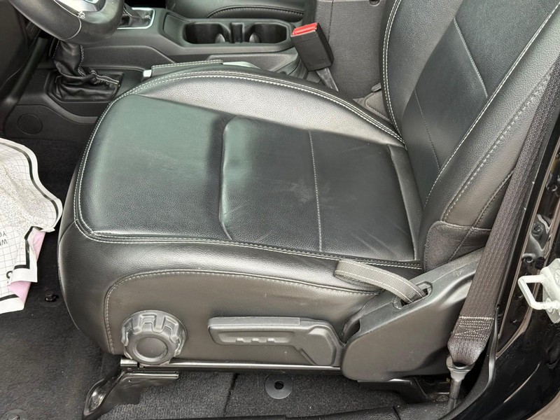 Jeep Wrangler 4xe Vehicle Image 15