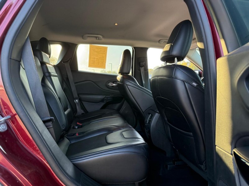 Jeep Cherokee Vehicle Image 13