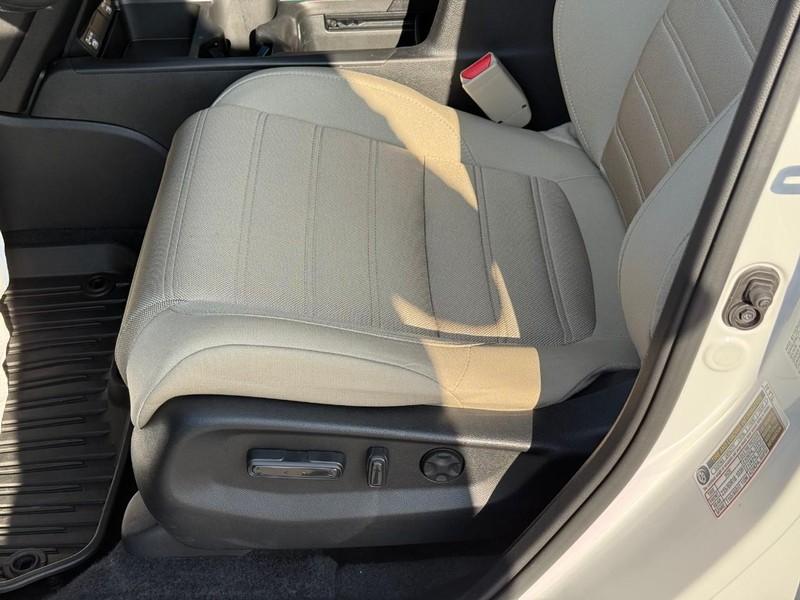 Honda CR-V Vehicle Image 22