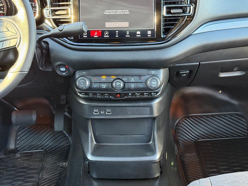 Dodge Durango Vehicle Full-screen Gallery Image 9